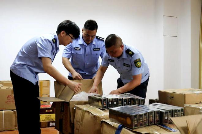 音响包装中暗藏假冒伪劣卷烟罗田警方捣毁跨省销售假烟团伙(图1)