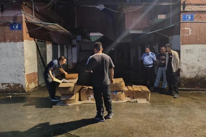 音响包装中暗藏假冒伪劣卷烟罗田警方捣毁跨省销售假烟团伙(图4)