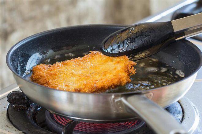 九游体育网站：“甘油三酯大户”被揪出提醒：不想血管堵死4种食物要少碰(图5)