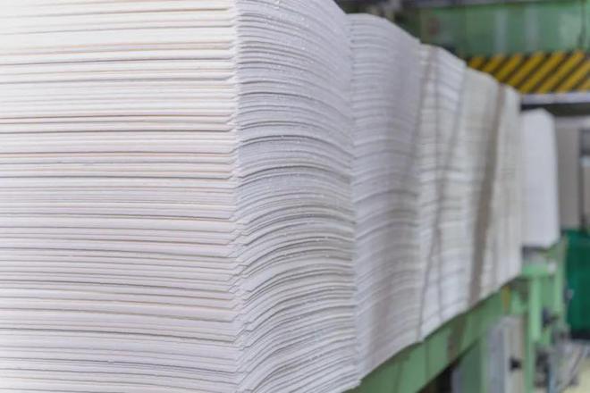 九游体育网站：亚太森博BPW纸板系列浆：液体包装白卡纸用浆源头守护食品安全(图2)