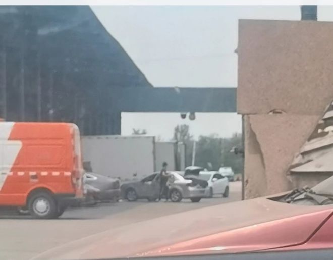 太离谱！一冷库在大量出售过期食品品种多达数十种