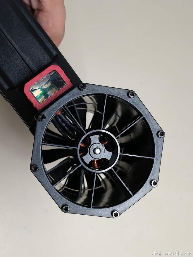 何为无刷涵道电机？菠萝君无刷暴风锤PK有刷涡轮风扇谁值得买？(图9)