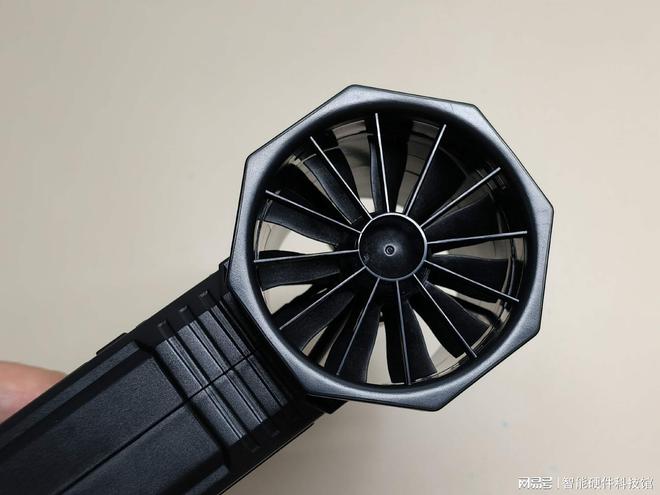 何为无刷涵道电机？菠萝君无刷暴风锤PK有刷涡轮风扇谁值得买？(图13)