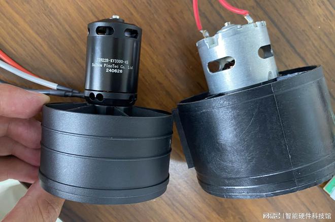 何为无刷涵道电机？菠萝君无刷暴风锤PK有刷涡轮风扇谁值得买？(图15)