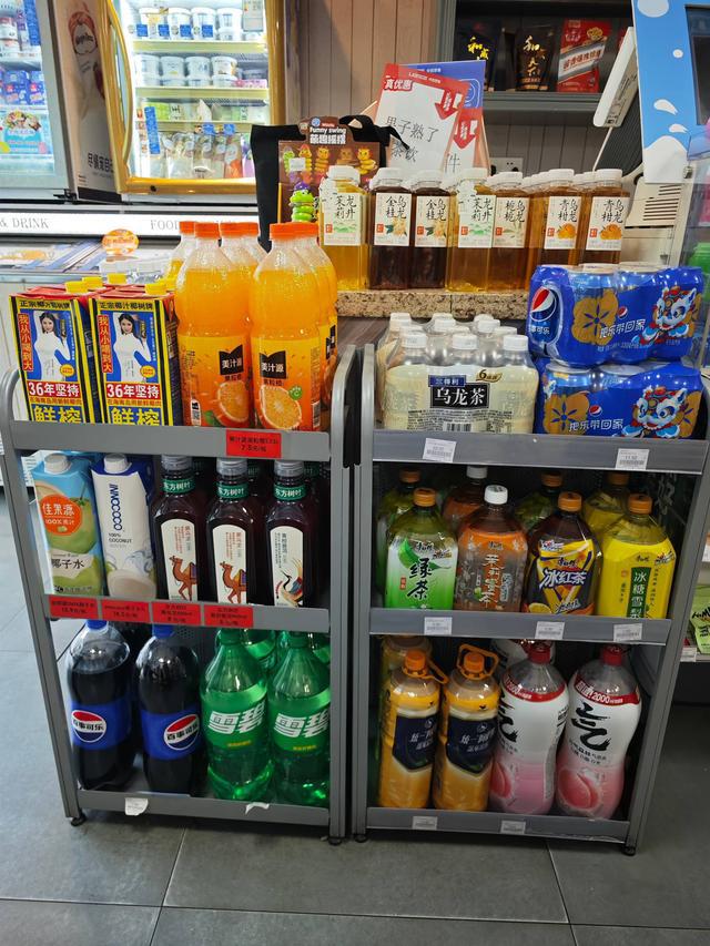 更具性价比大包装饮料成“显眼包”？(图1)