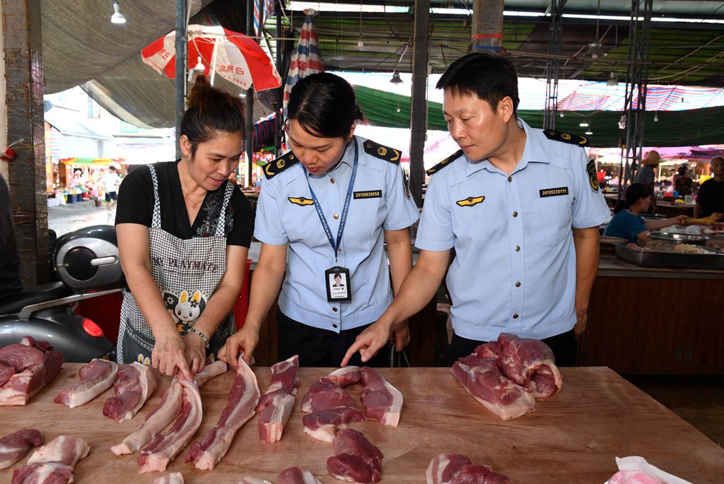 广西来宾市市场监管局多举措强化落实食品生产企业“两个责任”(图1)