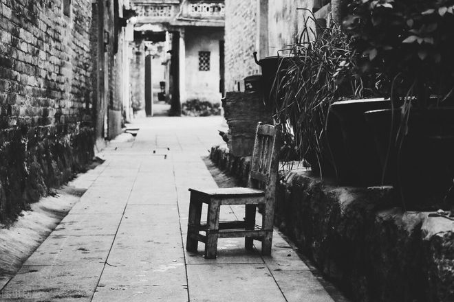 九游体育：小小的快递纸箱却让他一年卖出6个亿。眼光独到才能抢占商机(图1)