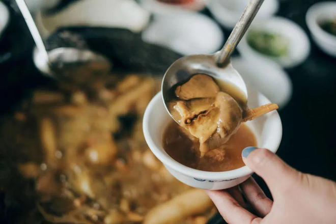 九游体育网站：救命！这些菌子真的鲜入灵魂(图10)