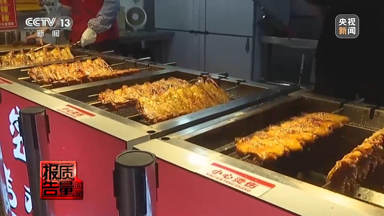 九游体育网站：科技助力+人力巡查让夜市“烟火气”充满“平安味”(图1)