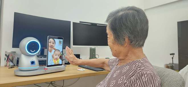 养老陪伴机器人到底好不好用？上手体验两周聊聊感受(图10)