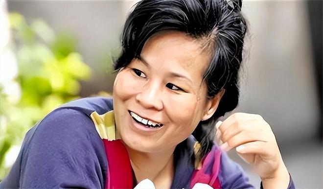 机场保洁大妈捡到破纸箱被当场逮捕判无期徒刑打开一看后傻眼(图9)