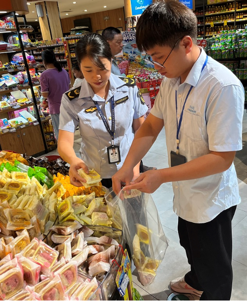 广西兴安县市场监管局开展中秋月饼食品安全专项排查