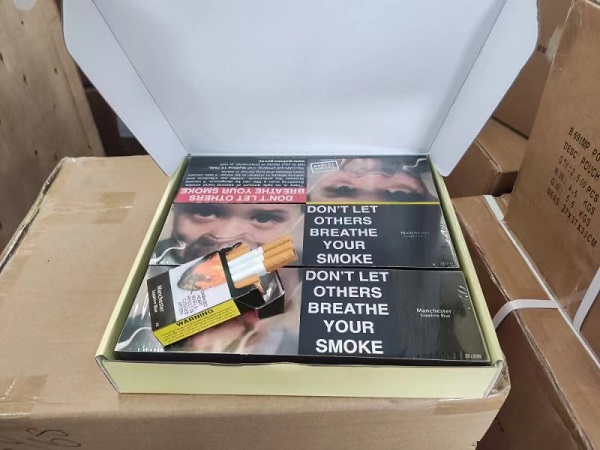 “圆珠笔”货箱内暗藏香烟34万支外港海关查获未申报香烟(图1)