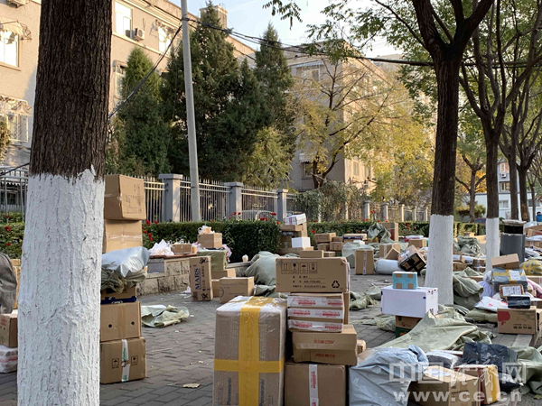 加速绿色升级快递包装再“瘦”一点(图1)