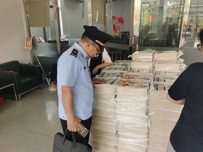 九游体育网站：崇明全力推进预包装食品追溯二维码赋码工作(图3)