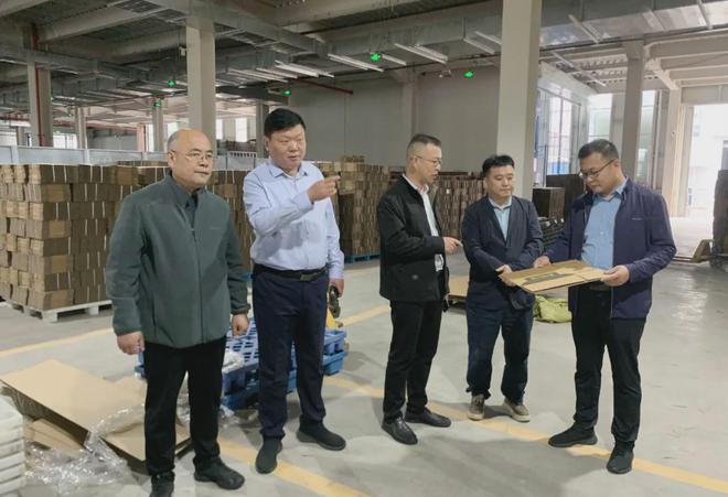 九游体育：东光县纸箱包装机械联合会组团参观郑州市印刷包装企业(图5)