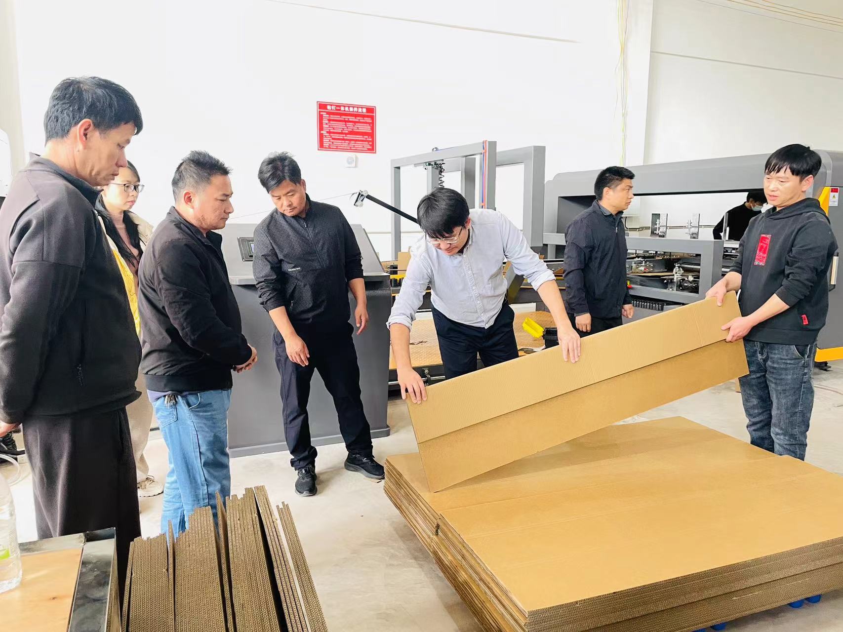 云南镇沅补齐纸箱包装生产车间不足短板(图1)