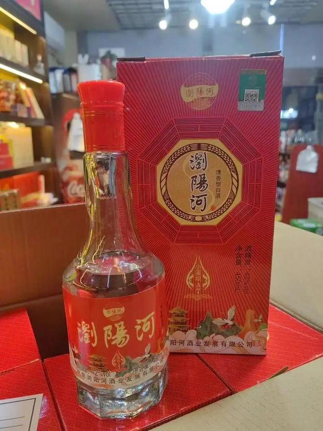 浏阳河属于什么档次的酒中档至中高端白酒的酿造艺术与品质之旅(图2)