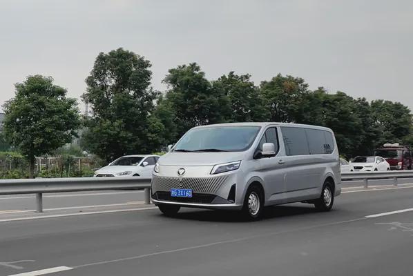 九游体育网站：图雅诺大V助力韩永军水钻运输业务熠熠生辉卡车之友网(图3)