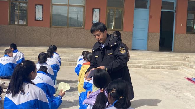 平襄镇市场监督管理所开展食品安全宣传进校园活动(图2)