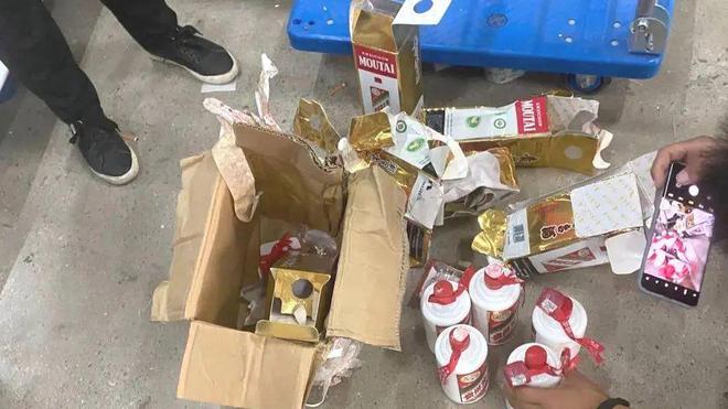 快递新规最高罚2万小哥对过度包装有苦难言？(图3)