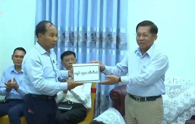 迈蓬大师亲赴地震灾区送物资传佛法；密支那曼德勒陆运费用上涨；灾后重建拨款千亿(图9)