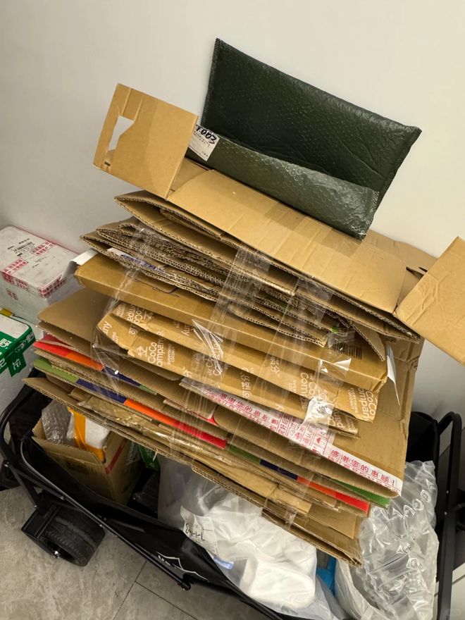 家里的废旧纸箱子别着急扔简单改造一下比专门买的工具还实用(图3)