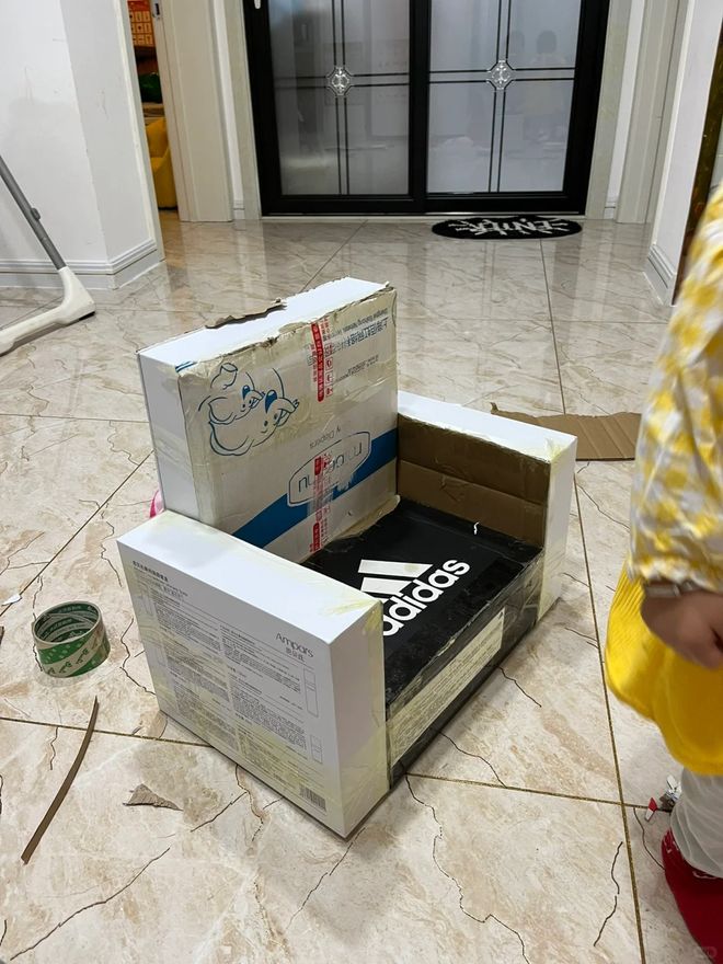 家里的废旧纸箱子别着急扔简单改造一下比专门买的工具还实用(图8)