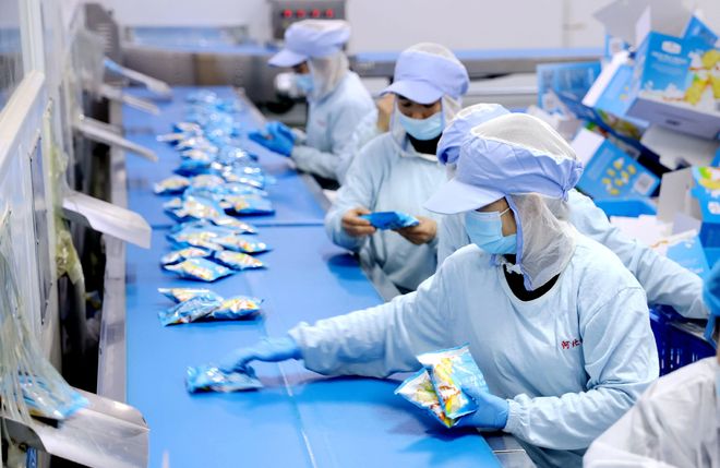 在食品加工厂上班是种“干净又实在”的体验