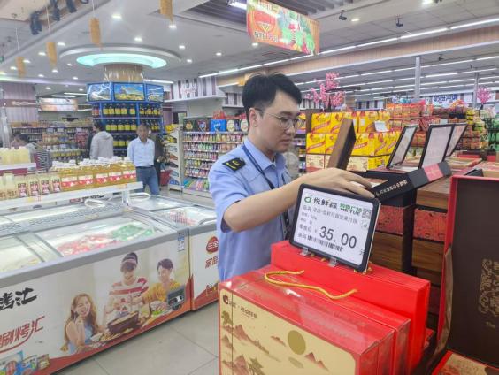 九游体育网站：“饼”承心意“安”字当头——南京市六合区市场监管局全力守护“中秋团圆味”(图3)