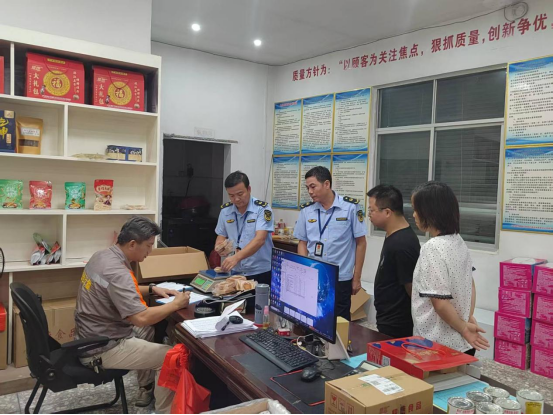 广西河池市市场监管局开展月饼市场综合检查(图3)