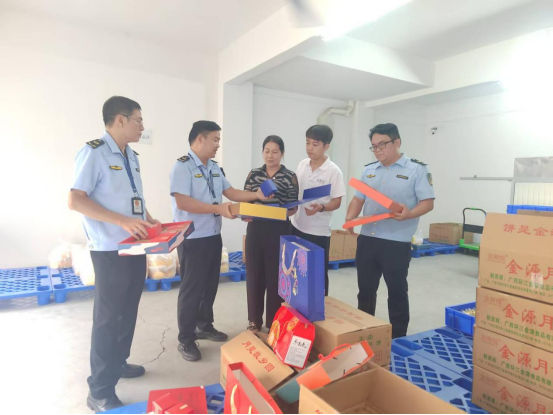 广西河池市市场监管局开展月饼市场综合检查(图4)