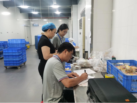 广西河池市市场监管局开展月饼市场综合检查(图5)