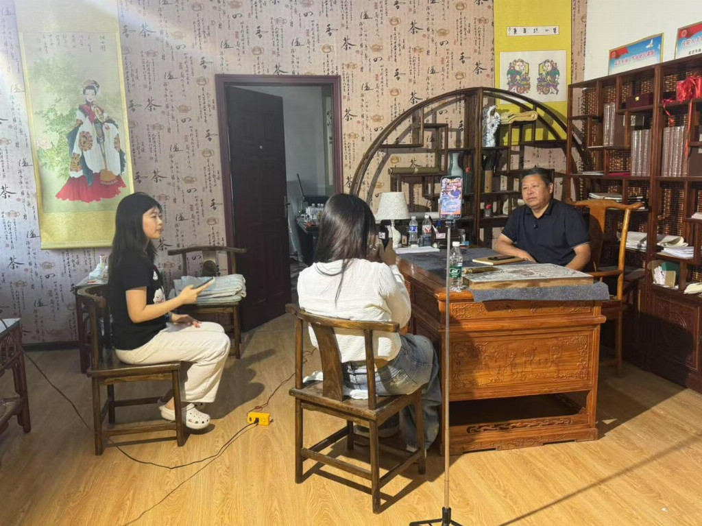 笔墨传情·年画筑梦——中央财经大学青年学子赴河南开封探秘朱仙镇非遗文化(图4)